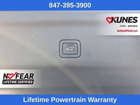 Used 2024 Chevrolet Suburban Premier AWD/4WD image 26