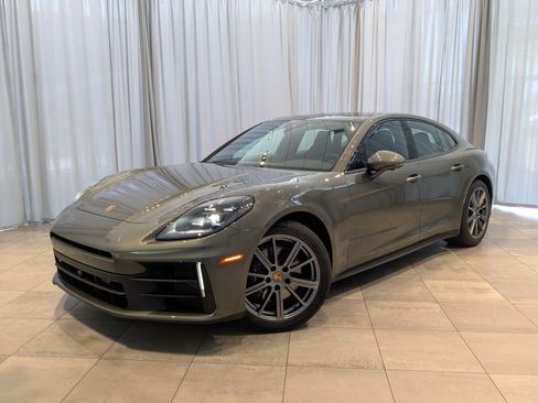 Certified 2025 Porsche Panamera image 1