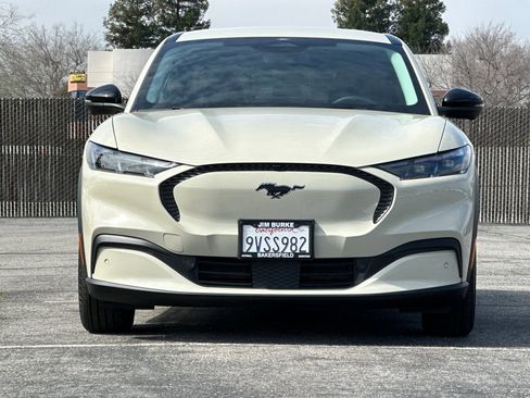 Certified 2025 Ford Mustang Mach-E Select w/ Comfort Package Lite image 9