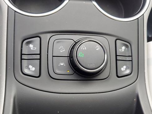 Used 2024 GMC Terrain SLT AWD/4WD image 28