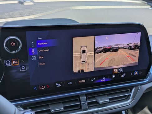 Used 2026 Chevrolet Equinox EV LT image 17