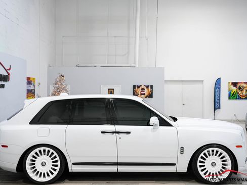 Used 2022 Rolls-Royce Cullinan image 30