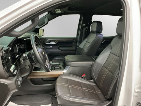 Used 2024 Chevrolet Silverado 1500 High Country w/ Technology Package image 9