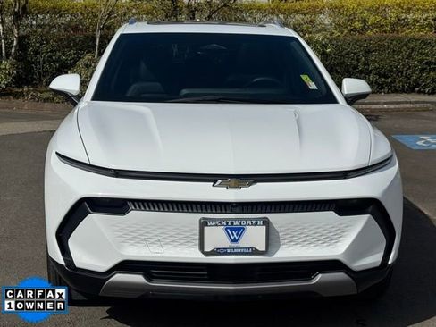Used 2024 Chevrolet Equinox EV LT image 2