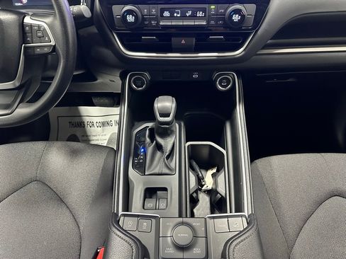 Used 2025 Toyota Grand Highlander AWD image 40