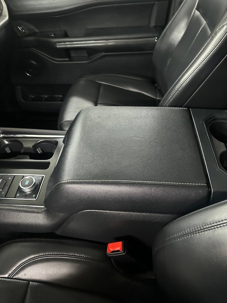 Used 2022 Ford Expedition XLT AWD/4WD image 17