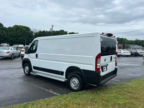 Used 2025 RAM ProMaster 2500 w/ U-Haul Equipment Group FWD image 4