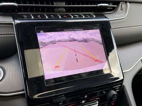 New 2025 Jeep Grand Cherokee L Altitude RWD image 23