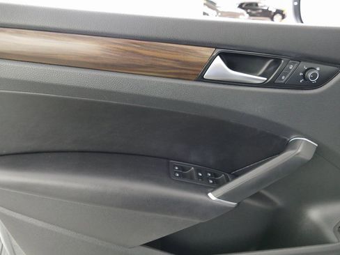 Used 2020 Volkswagen Passat 2.0T SEL image 11