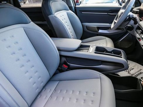 New 2026 Kia EV9 Wind image 16