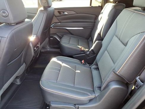 New 2026 Chevrolet Traverse High Country w/ LPO, Floor Liner Package AWD/4WD image 8