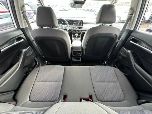 Used 2024 Kia Seltos LX image 12