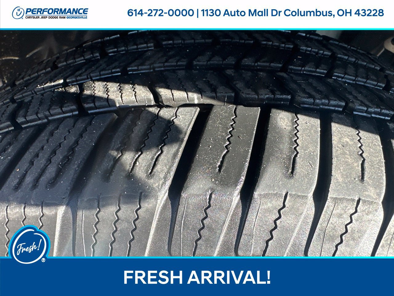 Used 2018 Ford Explorer XLT w/ Equipment Group 202A AWD/4WD image 11