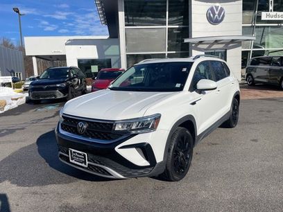 Certified 2023 Volkswagen Taos SE w/ Panoramic Sunroof Package