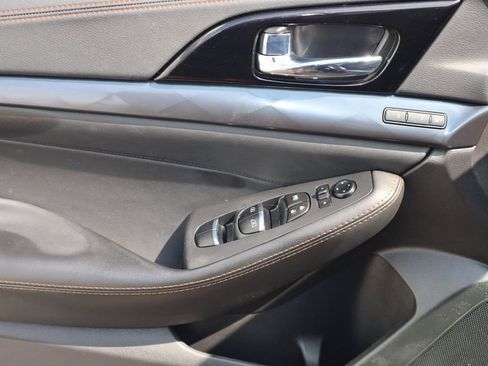 Certified 2023 Nissan Maxima SR w/ Sport Mat Group image 20