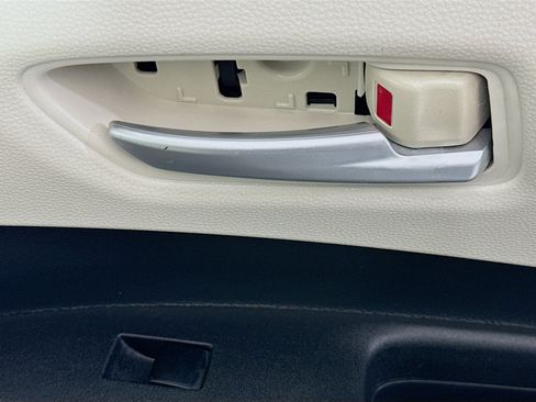 Used 2021 Toyota Corolla LE w/ Carpet Mat Package (TMS) image 29