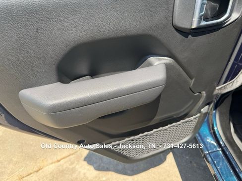 Used 2025 Jeep Wrangler Sport image 15