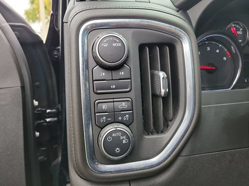 Used 2022 Chevrolet Silverado 2500 LT w/ Convenience Package AWD/4WD image 13