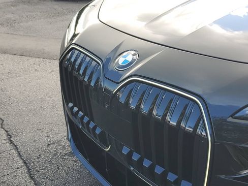Used 2024 BMW 760i xDrive w/ Executive Package AWD/4WD image 10