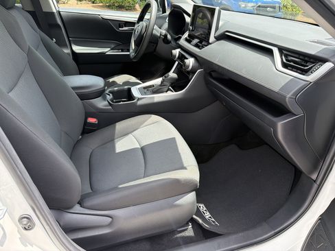 Certified 2025 Toyota RAV4 XLE FWD image 24