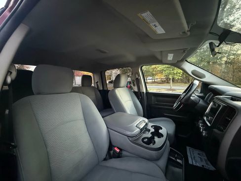 Used 2017 RAM 1500 Express image 34