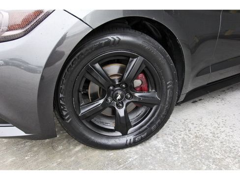 Used 2016 Ford Mustang Coupe RWD image 23