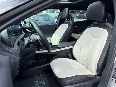 Used 2024 Kia EV6 GT-Line w/ GT-Line White Seat Package AWD/4WD image 20