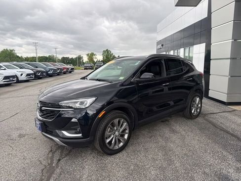 Certified 2021 Buick Encore GX Essence w/ Experience Buick Package AWD/4WD image 3