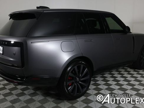 Used 2024 Land Rover Range Rover SV AWD/4WD image 5