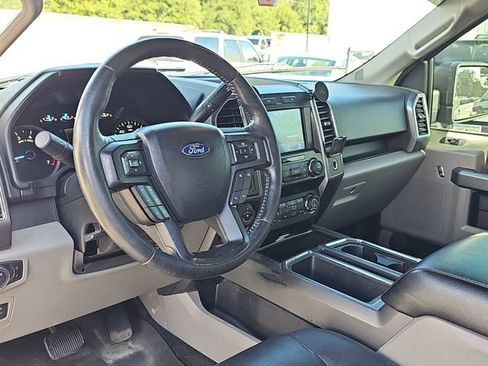 Used 2019 Ford F150 XLT w/ Equipment Group 302A Luxury AWD/4WD image 11