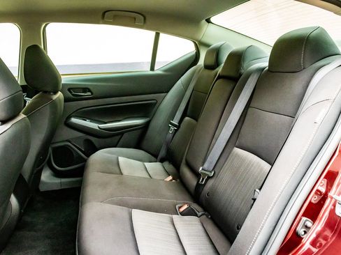 Used 2024 Nissan Altima 2.5 SV FWD image 23