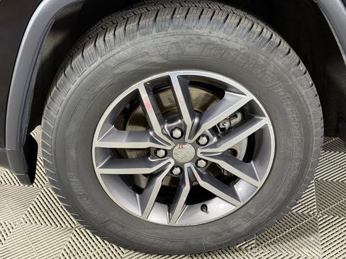 Used 2017 Jeep Grand Cherokee Limited RWD image 12