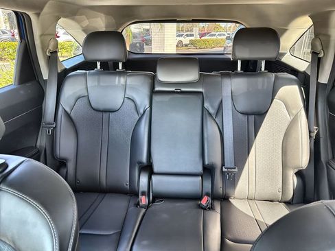 Used 2023 Kia Sorento S w/ Panoramic Sunroof Package image 14
