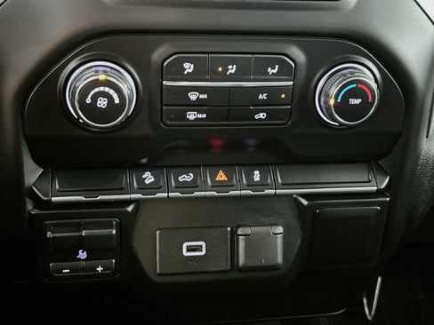 Used 2019 Chevrolet Silverado 1500 Custom Trail Boss w/ Custom Convenience Package AWD/4WD image 15