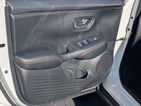 Used 2025 Honda HR-V Sport image 10