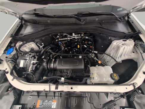 Used 2024 Ford Explorer XLT w/ Equipment Group 202A AWD/4WD image 8