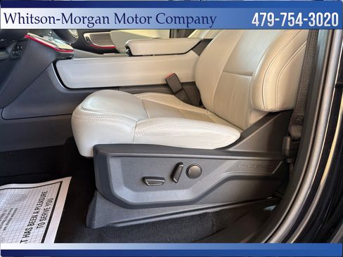 Used 2025 Ford Expedition Platinum w/ Driver's Package AWD/4WD image 18