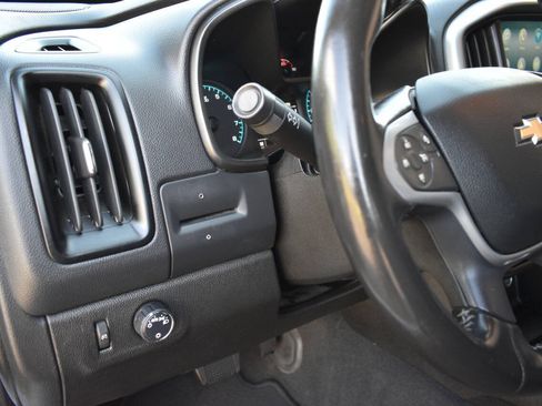 Used 2021 Chevrolet Colorado LT w/ Safety Package RWD image 17