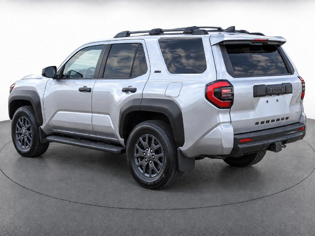 Used 2025 Toyota 4Runner SR5 AWD/4WD image 3