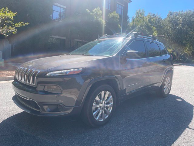 Used 2018 Jeep Cherokee Overland AWD/4WD image 2