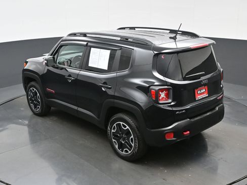 Used 2017 Jeep Renegade Trailhawk image 37