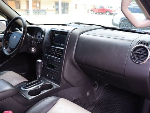 Used 2007 Ford Explorer Sport Trac Limited AWD/4WD image 17