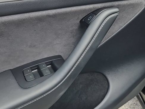 Used 2023 Tesla Model Y Long Range AWD/4WD image 11