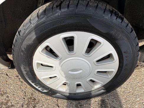 Used 2008 Ford Crown Victoria Police Interceptor image 15