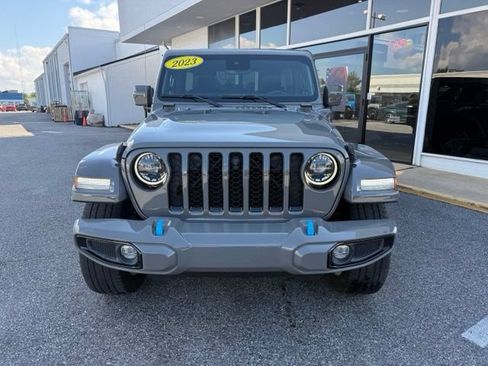 Used 2023 Jeep Wrangler Unlimited Sahara AWD/4WD image 22