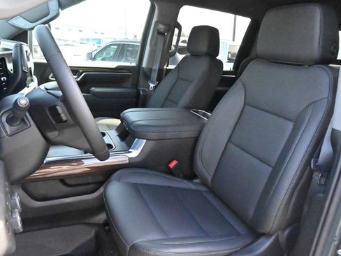 New 2026 Chevrolet Silverado 2500 LT w/ All Star Edition AWD/4WD image 7