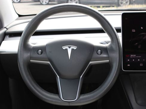 Used 2021 Tesla Model Y Long Range AWD/4WD image 17