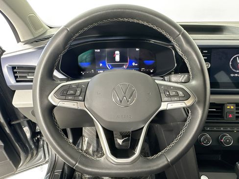 Used 2022 Volkswagen Taos SE image 11