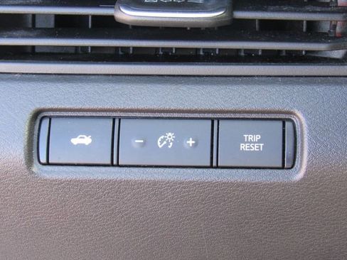 Used 2024 Nissan Altima 2.5 SR FWD image 26
