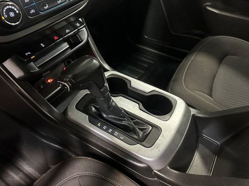 Used 2021 Chevrolet Colorado LT w/ Fleet Safety Package image 13